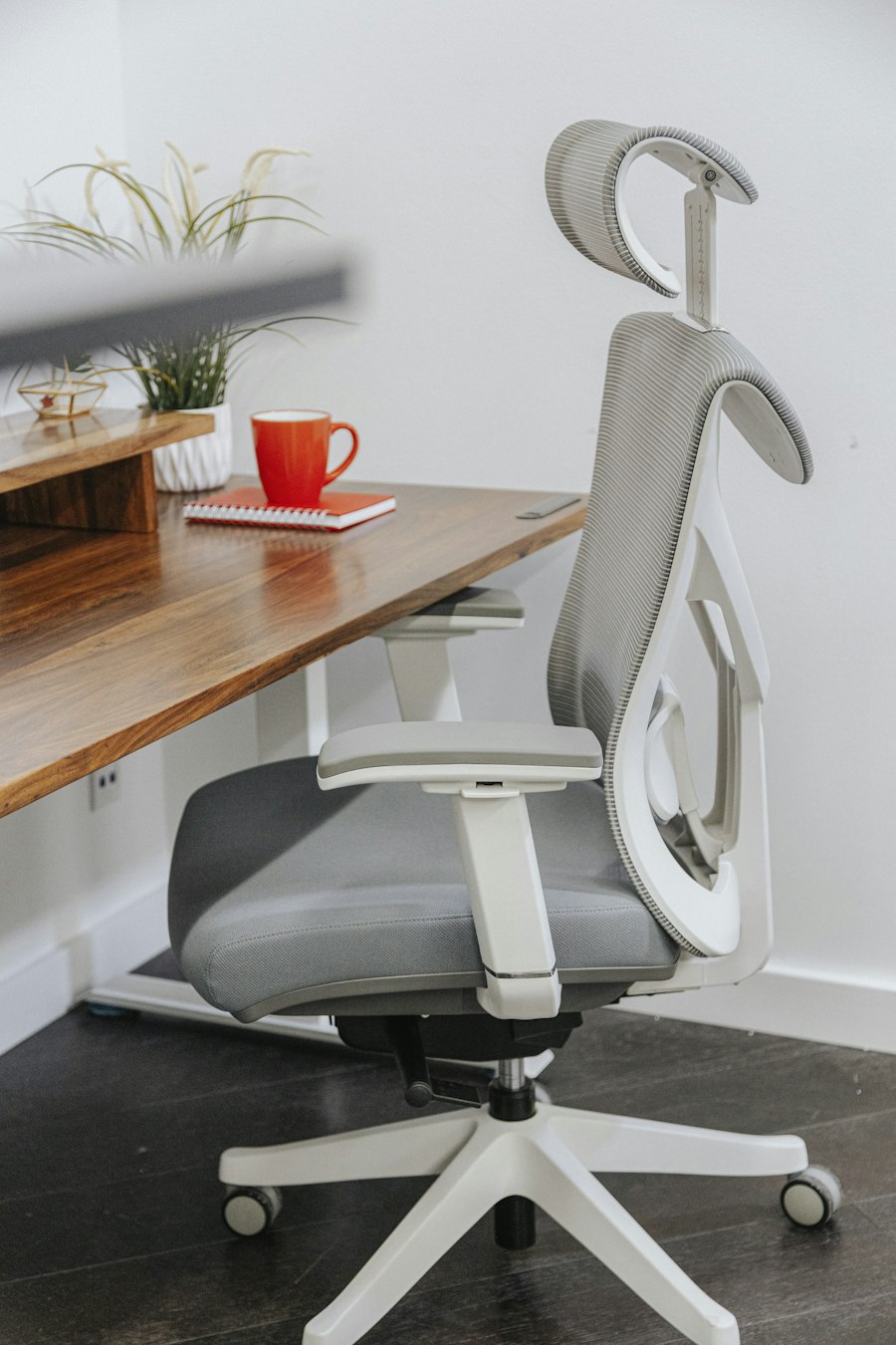 Ergonomic office chair